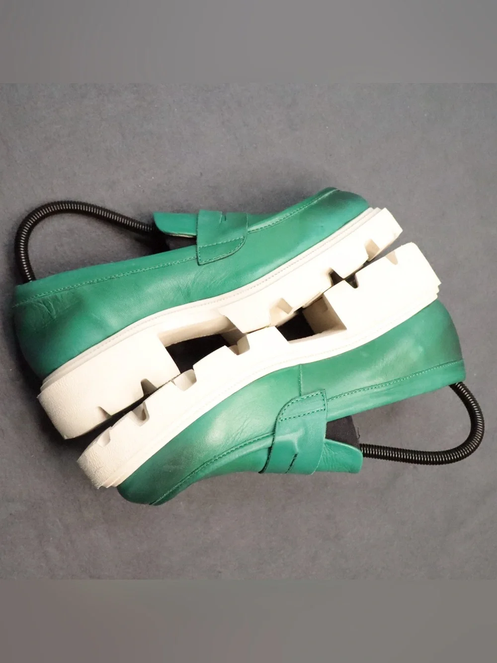 Miz Mooz Torin Green Leather Platform Loafers Lug Sole Shoes Size 39 US 8.5/9